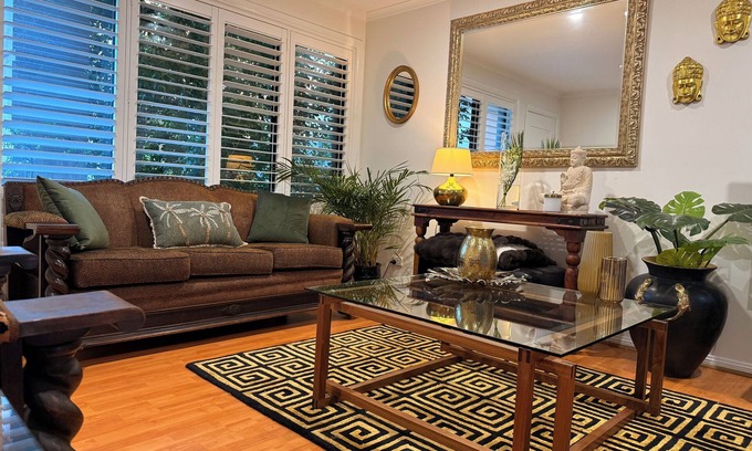 Miranda House | Miranda Retreat Shop Dine Unwind