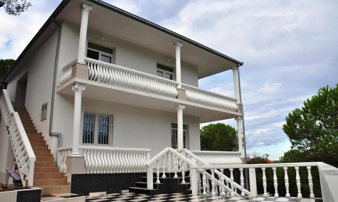 Lustica Apartment | Mirišta - Spacious apartment in lush nature sea & forest