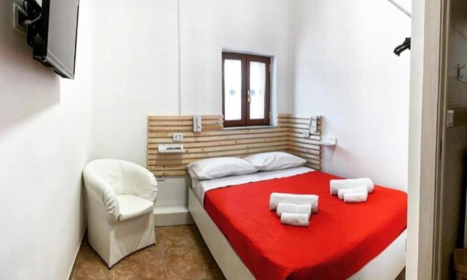Naples House | MIRIS home fast and comfortable with self check in 8 minutes walk near Naples airport