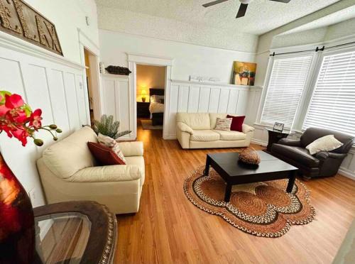 Yuba City Apartment | Misha’s Cozy Rare 3brm