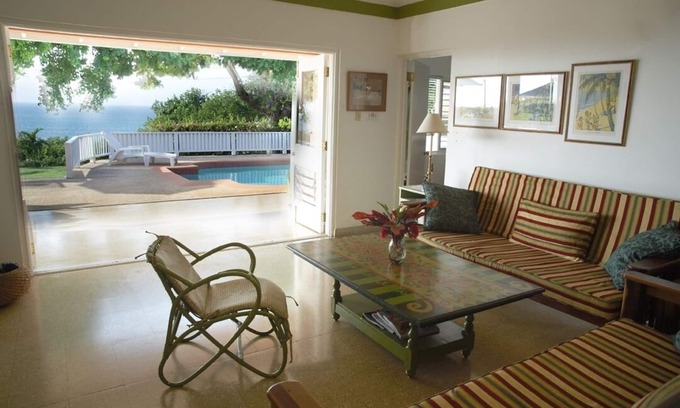 Silver Sands Villa | Miss P's Place Beautiful Villa with Ocean View, Pool, Mins to beach, WiFi, staff