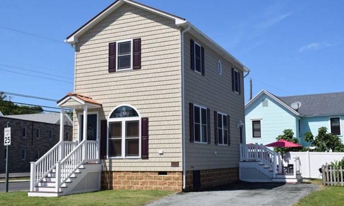Chincoteague House | Miss Stelle