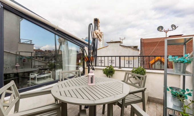 Osmanbey Apartment | Missafir Exquisite Flat with Terrace in Nisantasi