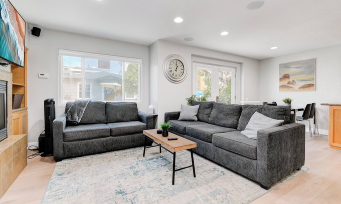 Central Mission Beach Condo | Mission Beach Two-story condo