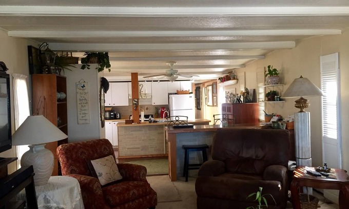Vernon County House | Mississippi River Shore - Sunset and Fisherman's Delight on the Water