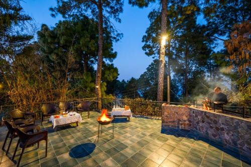 Kasauli Villa | Mistair Estate 10 BR Lux Garden Cook Pool Table