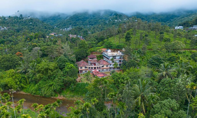 Kunnathidavaka Hotel | Misty Heights by The Sanihara