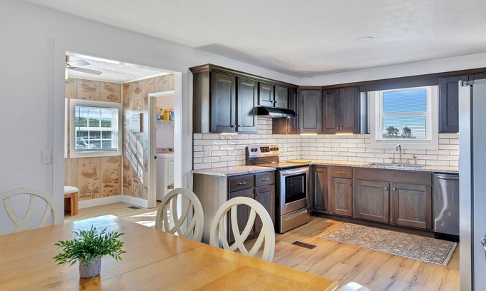 Allons House | Mitchell Creek Retreat