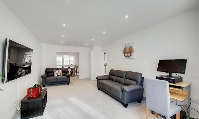 Sanderstead House | Mitchley House