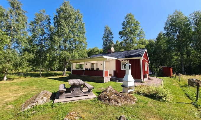 Lesjofors House | Mittelschweden Gut Ausgestattetes Ferienhaus am See mit Motorboot und Steg