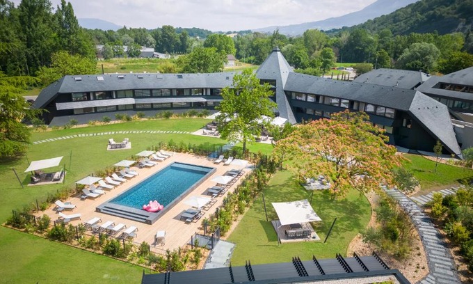 Voglans Hotel | Miura