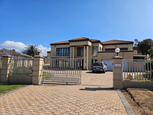 Bluewater Bay House | Mix Guesthouse