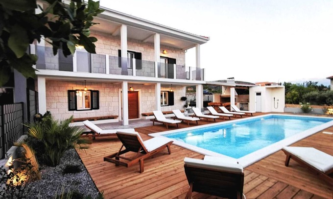 Seget Donji Villa | Mix of modern and antique , New visage villa Antico