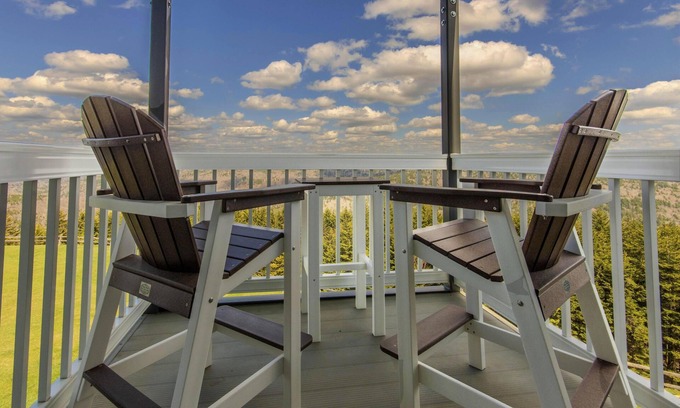 Snowshoe Condo | ML 282 - Dazzling mountain views await you in this 2BR bike-in/out retreat!