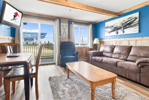 Snowshoe Apartment | ML134 Cozy Cabin Feel Slope View Wi-Fi Ballhooter Side EZ Parking