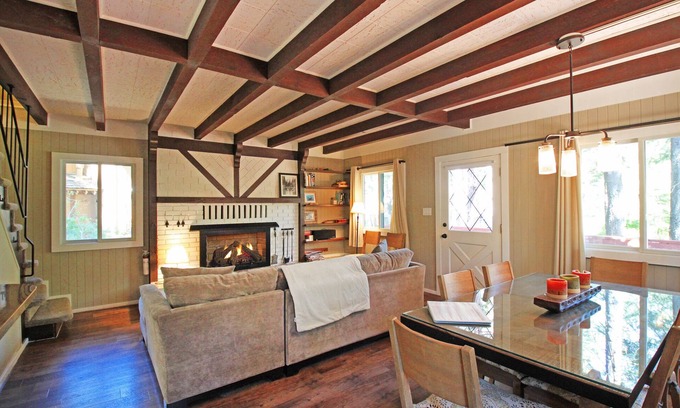 Chambers Lodge House | Moana Circle Chalet - Lakeside of highway - 2 bedroom 2 bath