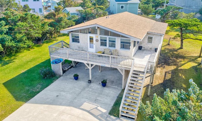 Avon House | Moana Makani