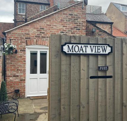 York Apartment | Moat View FREE PARKING, CENTRAL, EV PLUG