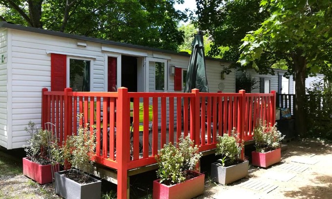 Fuilla Other | MOBIL HOME à l'ombre du train jaune