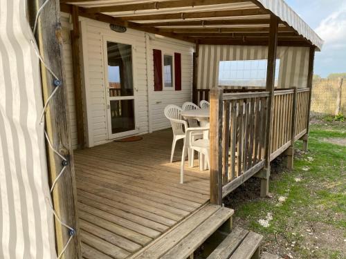Meschers-sur-Gironde Other | Mobil Home avec spacieuse terrasse à Meschers proche de Royan
