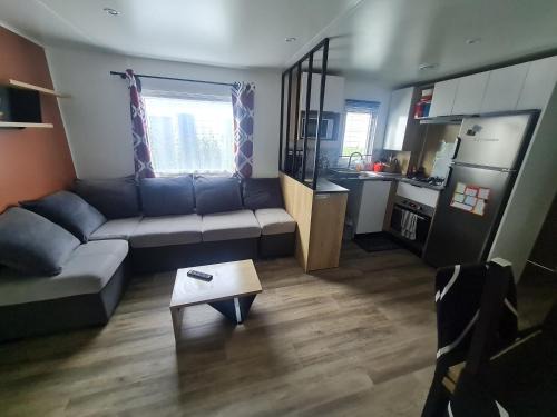 Ambon Other | Mobil-home en camping proche de la mer