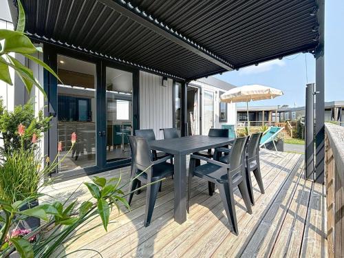 Jullouville-les-Pins House | Mobil-home Grand Confort 4 pers, 2 ch, piscine chauffée à 200m de la plage - FR-1-361A-65