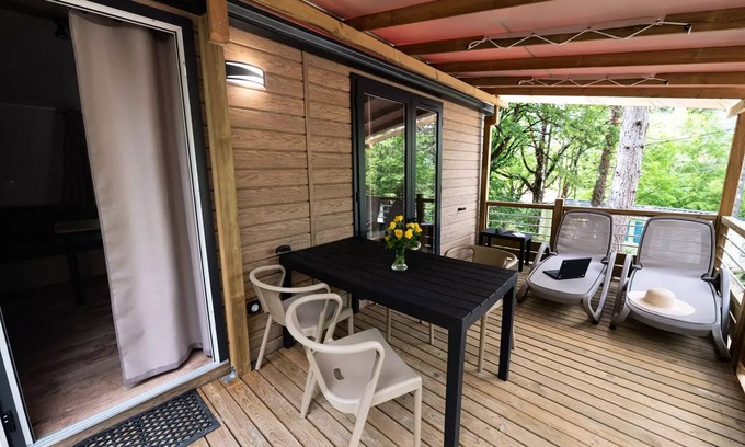 Die House | Mobil-home Premium Trendy 28m2 in der Nähe von Fluss- 2 Schlafzimmer + überdachte Terrasse - 4 Personen