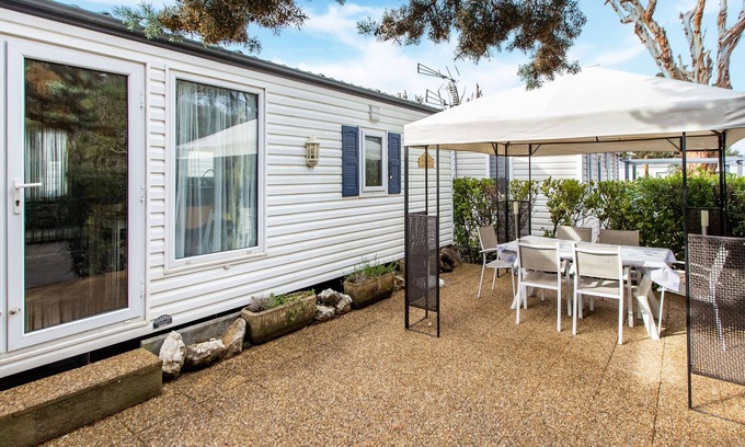 La Londe-les-Maures House | Mobile Home in Var near Miramar Beach