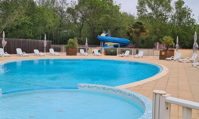 Angles House | Mobile home for 6 people in a charming 3* campsite