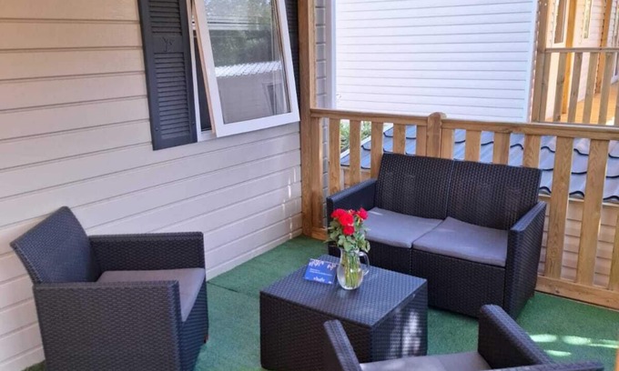 La Cote Radieuse RV Rental | Mobile Home 'Mobil-home Camping Mar Estang' with Lake View, Shared Pool and Air Conditioning
