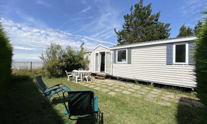 Fouras House | Mobile Home Near North Beach, 2BR, Terrace, TV, Ideal for 4