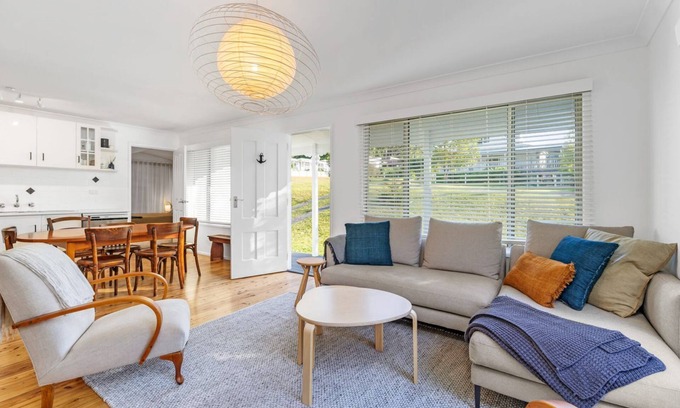 Hyams Beach House | Moby's at Hyams Beach, Jervis Bay