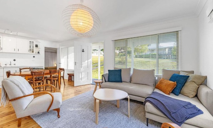 Hyams Beach House | Mobys at Hyams Beach