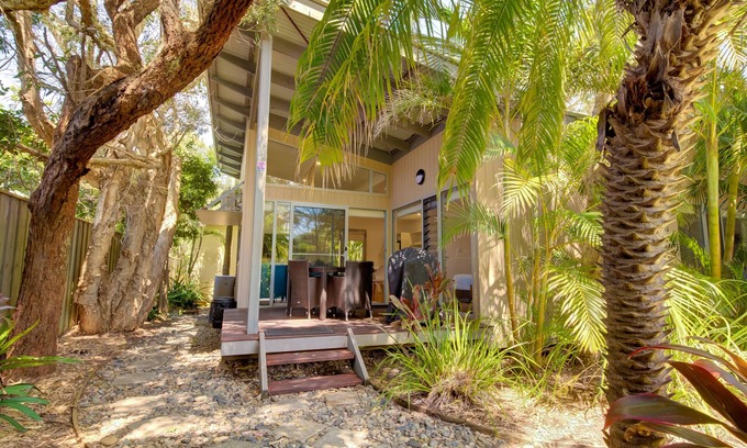 Boomerang Beach Apartment | Mobys Beachside Retreat