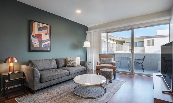 Sawtelle Apartment | Mod Brentwood 1BR w/Outdoor Pool, near UCLA & Downtown, by Blueground
