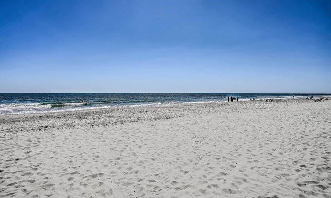 Myrtle Beach Condo | Mod Myrtle Beach Resort Condo w/Beach Access