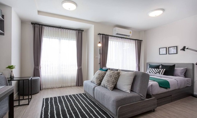Chiang Mai Apartment | Modern Condo near Central Festival with gym & pool