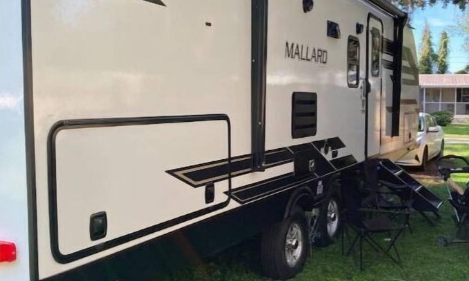 Inverness House | Modern 1 bedroom Camper/RV with free parking!