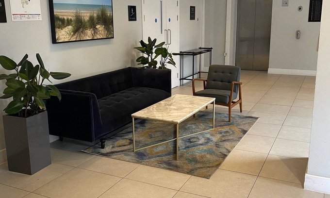 Fairfield Apartment | Modern 1 bedroom city apt- Central Stylish living