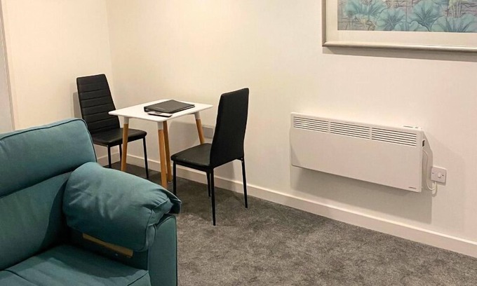 St Helens Apartment | Modern 1 Bedroom Flat in St Helens – Ideal for Relocation or Work Trips