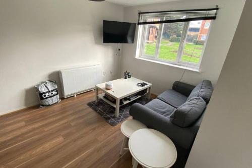 Lea Bridge Apartment | MODERN 1 Bedroom Ground Floor Flat
