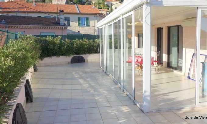 Mandelieu-la-Napoule Beach Apartment | Modern 2 bedroom apartment with superb roof terrace, walking to beach !
