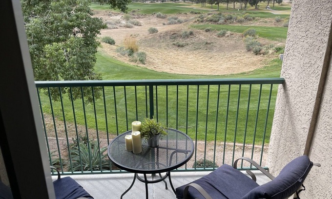 Superstition Springs Condo | Modern 2 bd gated golf condo for the perfect stay in a sought after community