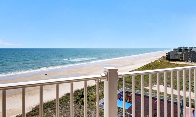 Sneads Ferry Condo | Modern 2 bedroom Oceanfront condo