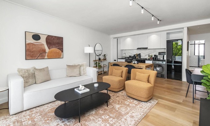 Claremont Apartment | Modern 2-Bed Apartment in Claremont with Balcony