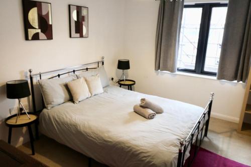 Homerton Apartment | Modern 2 bed close to station