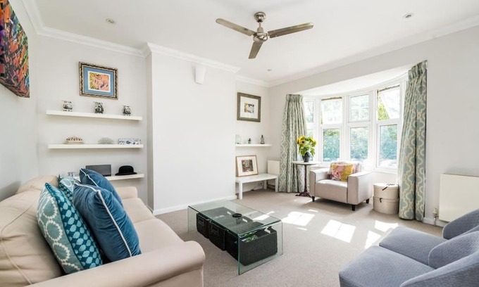 Brixton Apartment | Modern 2-Bed Flat Near Tube in Vibrant Brixton