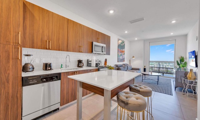 Overtown Apartment | Modern 2 Bed Mins from Brickell W/Free Parking
