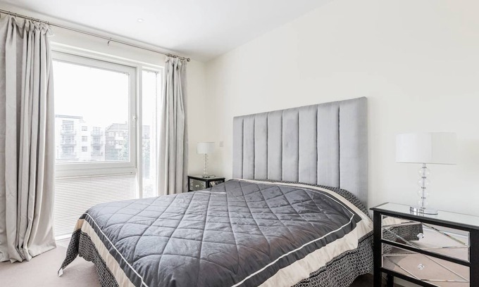 St. Mary's Park Apartment | *Modern 2 Bedroom 2 Bath Apartment- Riverside Location*