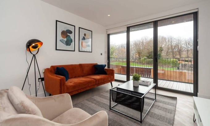 Wimbledon Park Apartment | Modern 2 Bedroom Apartment in Wimbledon